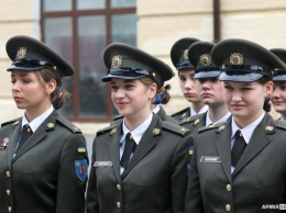 Впервые среди выпускников военного лицея им. и. богуна - девушки