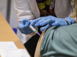 В Киеве открылись пункты вакцинации педагогов (список)
