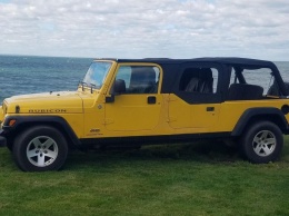 На аукцион выставили трехрядный лимузин Jeep Wrangler TJ