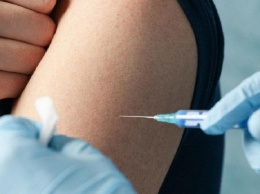 Стартовала запись на прививки жителей Донбасса и Крыма: как вакцинироваться