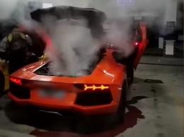 Попытка пожарить мясо на Lamborghini чуть не закончилась трагедией (видео) | ТопЖыр