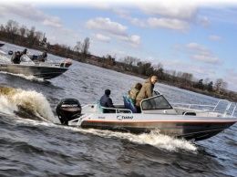 17 лодок и рыбный цех: под Киевом задержали группировку браконьеров (фото, видео)
