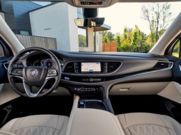 Обновленный американский Buick Enclave: странный дизайн и более богатое оснащение