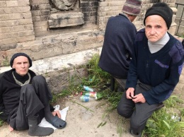 Пациенты больницы: на одесское кладбище выбросили троих человек с инвалидностью