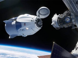 Космический корабль Dragon успешно состыковался с МКС