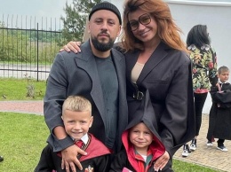 Супруга Димы Монатика растрогала снимками с детьми и мужем: светятся от счастья
