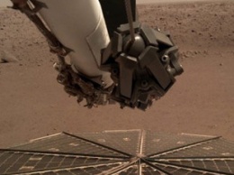 Марсоход InSight спас миссию, посыпав себя песком