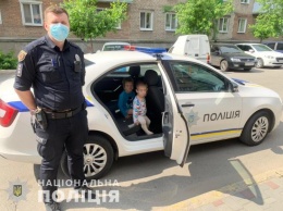В Бердянске мама пьянствовала, а голодные детишки мерзли на улице