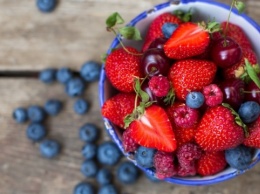 Вкусная диета: ТОП-5 летних ягод для похудения