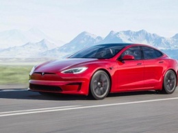 Tesla отказалась от выпуска еще более быстрой версии Model S Plaid