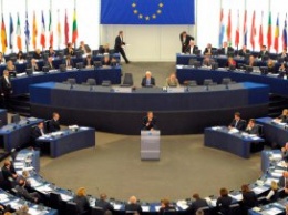 Европарламент принял резолюцию с призывом отключить Беларусь от SWIFT и ввести санкции против нефтепромышленного комплекса
