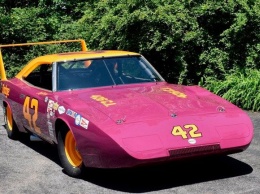 Гоночный Dodge Charger Daytona NASCAR 1969 года выставили на аукцион