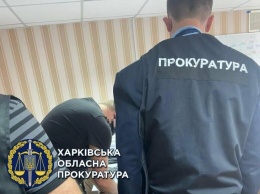 Выдавал премии и требовал вернуть половину: в Харькове полицейского подозревают во взяточничестве, - ФОТО