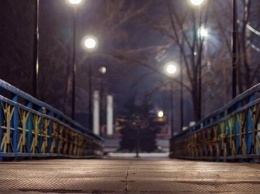 В центральной части Мирнограда восстановят освещение на мосту