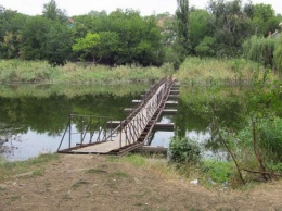 В Кривом Роге на мосту обнаружен труп мужчины