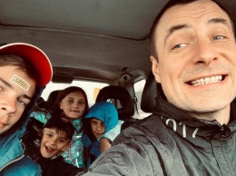 Восьмикратный отец Евгений Цыганов рассказал о каждом своем ребенке