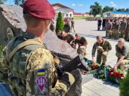 Седьмая годовщина катастрофы ИЛ-76: на Днепропетровщине почтили погибших военнослужащих