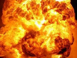 В России произошел большой взрыв на складе, огонь перекинулся на газовую АЗС