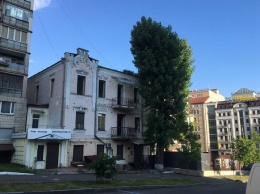 В Киеве начали разбирать "дом с жуками": в КГГА объяснили, что там будет