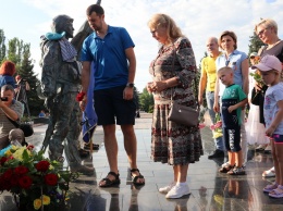 В Никополе почтили память погибших десантников