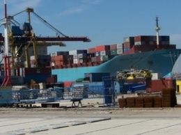Заторы в портах на юге Китая парализуют мировую торговлю