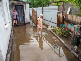 На Мариуполь снова обрушились ливни и грозы, подтоплены больше сотни домов