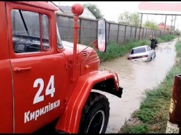 Погода взбунтовалась: в Запорожской области затопило базы отдыха и частные дома, - ФОТО