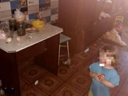В Харькове родители били и не кормили двухлетнюю дочь: полицейские забрали ребенка у семьи