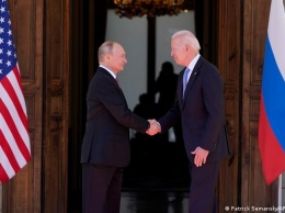 Путин и Байден в Женеве почти не говорили о Беларуси. Может так и лучше?