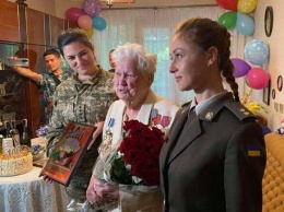 Поздравляем: в Одессе ветеранка Второй мировой войны отпраздновала 100-летний юбилей