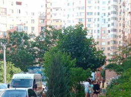 В Одесской области из окон многоэтажек выпали двое детей: они чудом выжили