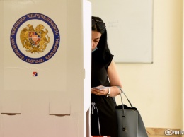 В Армении - досрочные выборы. Главные соперники - блоки Пашиняна и Кочаряна