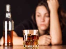 Названы семь признаков приближения "алкогольного Альцгеймера"
