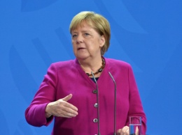 Меркель в речи о нападении Германии на СССР вспомнила аннексию Крыма Россией и восток Украины