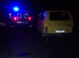 Под Днепром автомобиль влетел в кювет: пострадали двое взрослых и ребенок