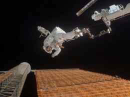 Астронавты установили на МКС новую солнечную панель, - NASA