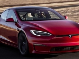 Электрокар Tesla Model S Plaid разблокирует максималку осенью