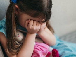 В Мариуполе 4-летняя девочка два дня жила одна, - ФОТО