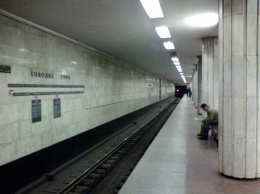 "Присел и умер": на станции метро "Холодная Гора" обнаружили тело мужчины