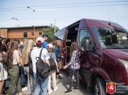 Волонтеры со всего Крыма помогают Ялте