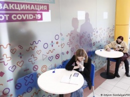 Как проходит кампания по обязательной вакцинации в России