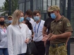 Новоназначенная глава Агентства ООН по делам беженцев в Украине посетила КПВВ на Луганщине