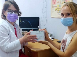 Жители Никополя помогли вернуть слух одной из сестер Грабчук