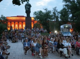 В центре Киева все лето будут бесплатно показывать кино под открытым небом
