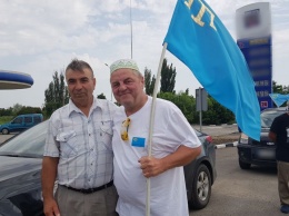 Украинский и крымскотатарский флаги развернули на Чонгаре