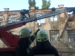 В Одессе рухнула часть здания завода