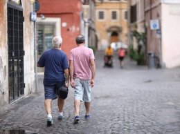 В Италии разрешили ходить на улице без маски