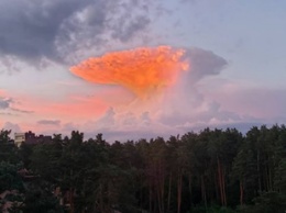 В соцсетях постят фотографии "атомного облака" из Киева. Укргидрометцентр объяснил, что это такое