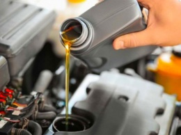 Долгая и бесперебойная служба двигателя: когда следует менять масло