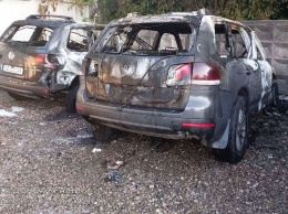 В Запорожье на стоянке сгорели несколько автомобилей